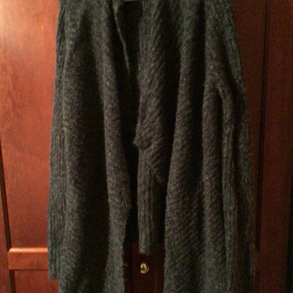 Abercrombie Gray Sweater Size Small - Picture 1 of 5